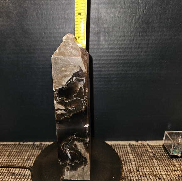 Volcano agate tower - Picture 3 of 5